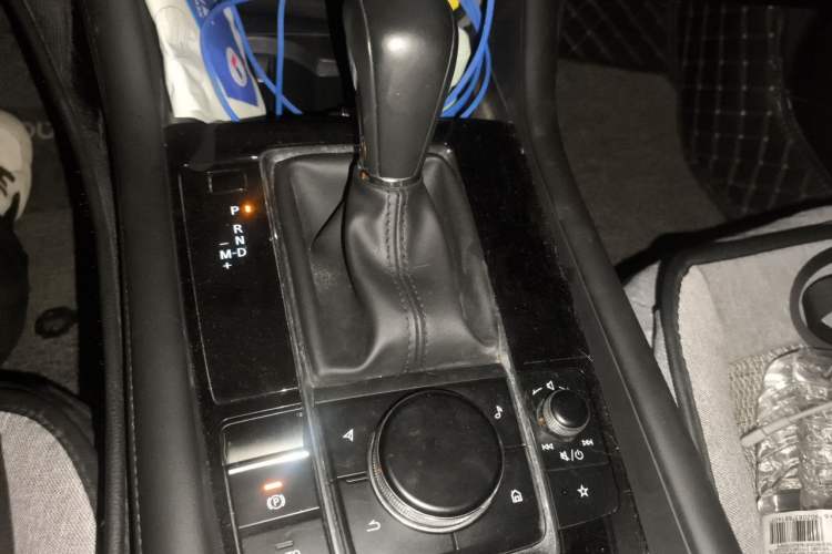 Used Mazda 3 Axela 2021 2.0L Automatic ZhiXuan Edition Gear Lever