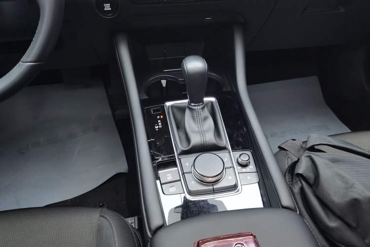 Used Mazda 3 Axela 2021 2.0L Automatic ZhiXuan Edition Gear Lever