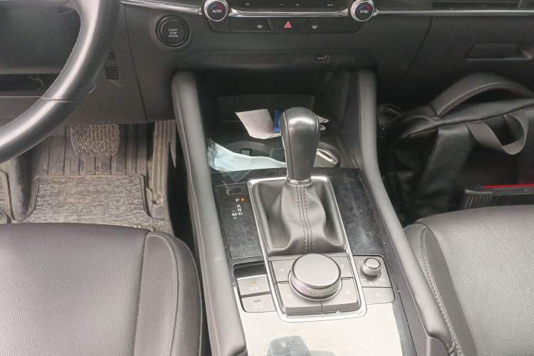 Used Mazda 3 Axela 2021 2.0L Automatic Zhiyao Edition Gear Lever