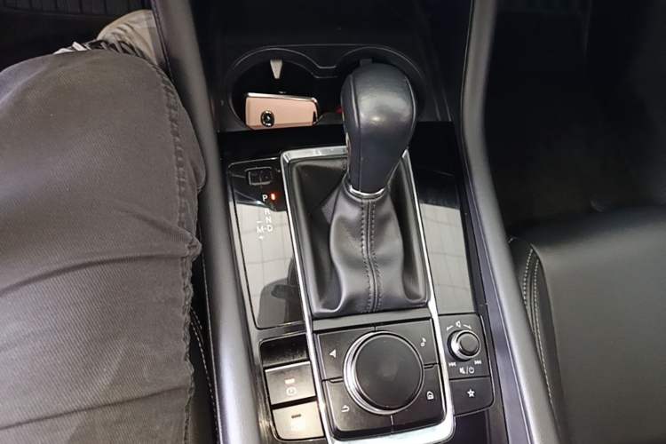 Used Mazda 3 Axela 2021 2.0L Automatic ZhiXuan Edition Gear Lever