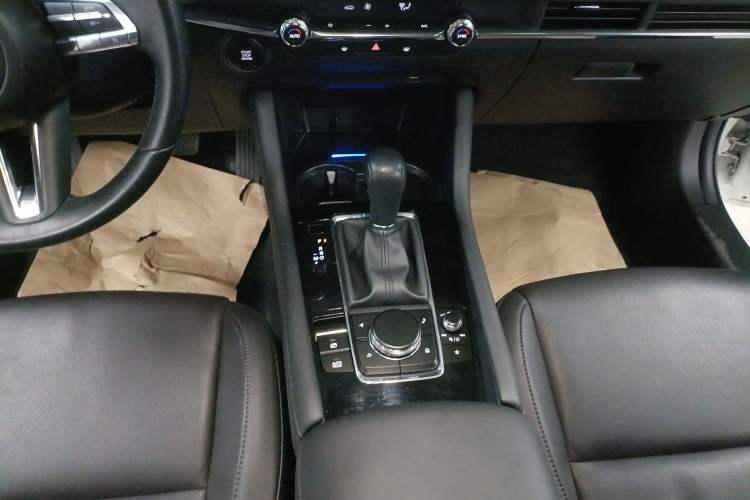 Used Mazda 3 Axela 2021 2.0L Automatic Zhiya Edition Gear Lever