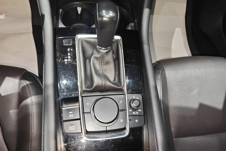 Used Mazda 3 Axela 2021 2.0L Automatic Zhiyao Edition Gear Lever