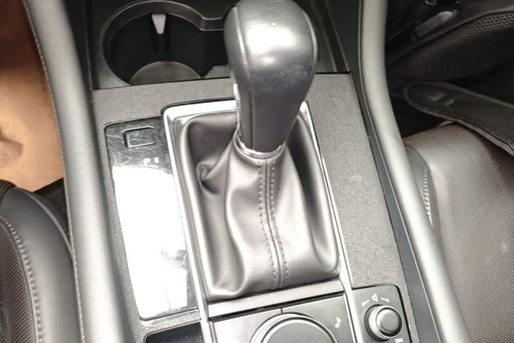 Used Mazda 3 Axela 2021 2.0L Automatic Zhiya Edition Gear Lever