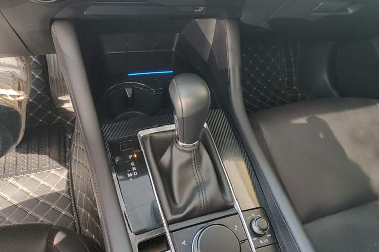 Used Mazda 3 Axela 2021 2.0L Automatic Zhiya Edition Gear Lever