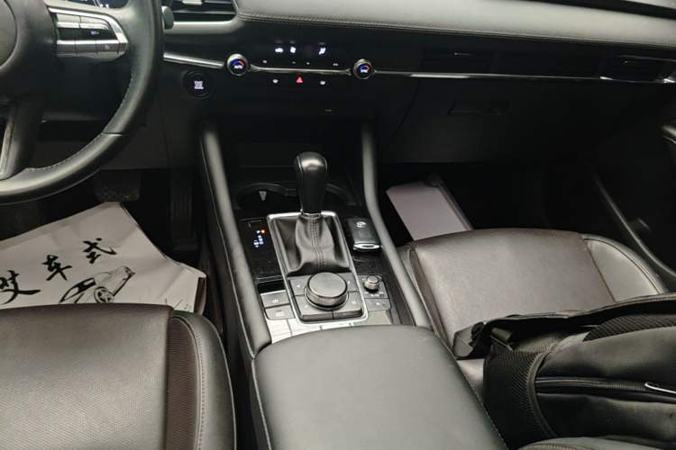 Used Mazda 3 Axela 2021 2.0L Automatic Zhiya Edition Gear Lever