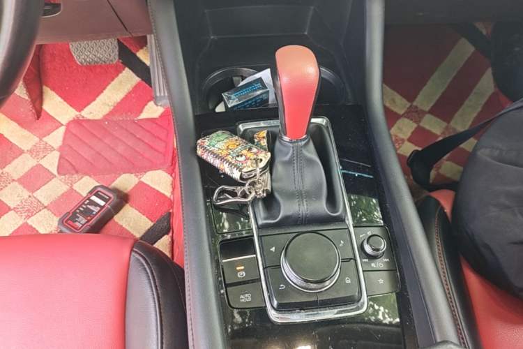 Used Mazda 3 Axela 2021 2.0L Automatic ZhiXuan Edition Gear Lever