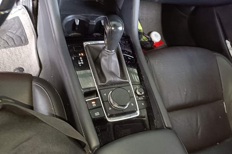 Used Mazda 3 Axela 2021 2.0L Automatic Zhiyao Edition Gear Lever