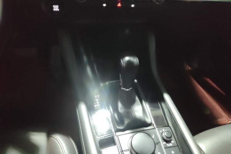 Used Mazda 3 Axela 2021 2.0L Automatic Zhiyao Edition Gear Lever