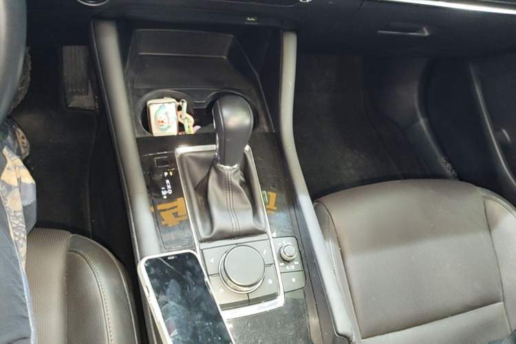Used Mazda 3 Axela 2021 2.0L Automatic Zhiyao Edition Gear Lever