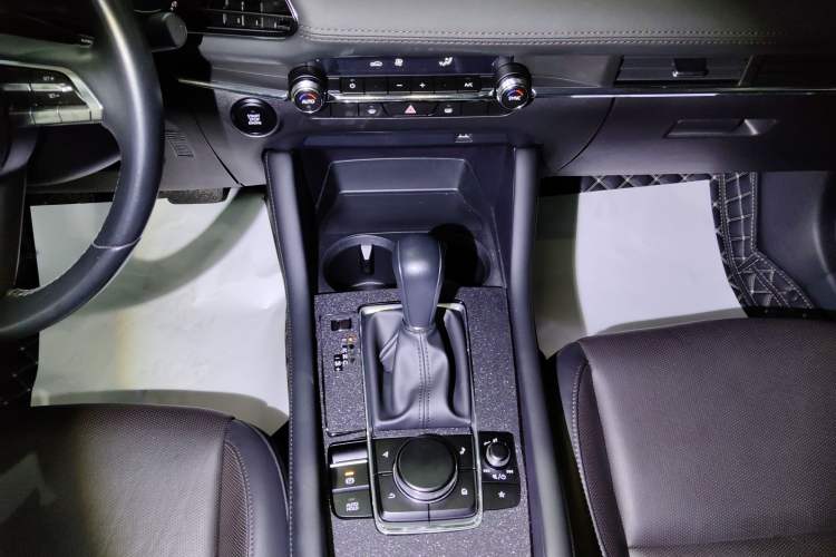 Used Mazda 3 Axela 2021 2.0L Automatic Zhiya Edition Gear Lever