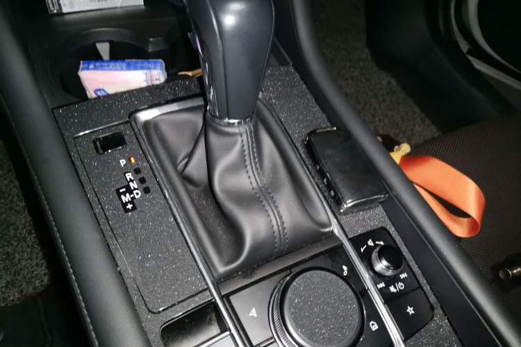 Used Mazda 3 Axela 2021 2.0L Automatic Zhiya Edition Gear Lever