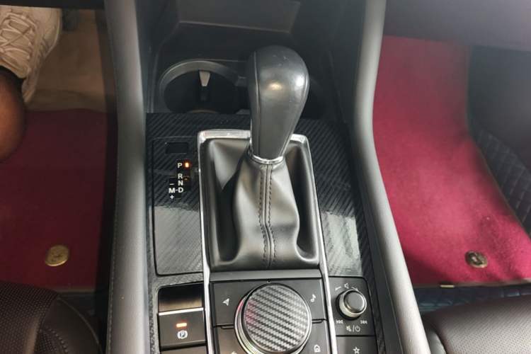 Used Mazda 3 Axela 2021 2.0L Automatic Zhi Rui Edition Gear Lever