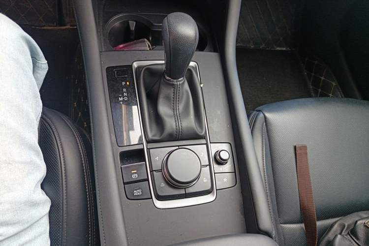 Used Mazda 3 Axela 2021 1.5L Automatic Zhiyue Edition Gear Lever