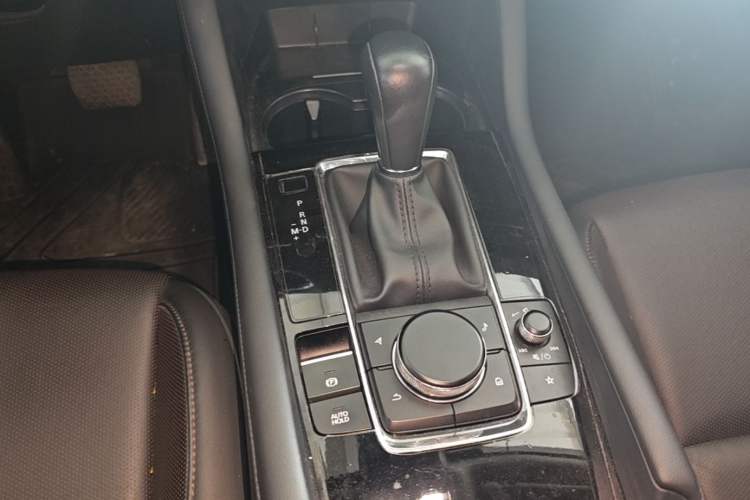 Used Mazda 3 Axela 2021 2.0L Automatic Zhiya Edition Gear Lever