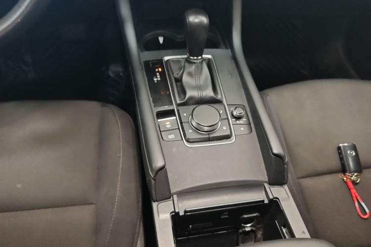 Used Mazda 3 Axela 2021 2.0L Automatic Zhiqing Edition Gear Lever