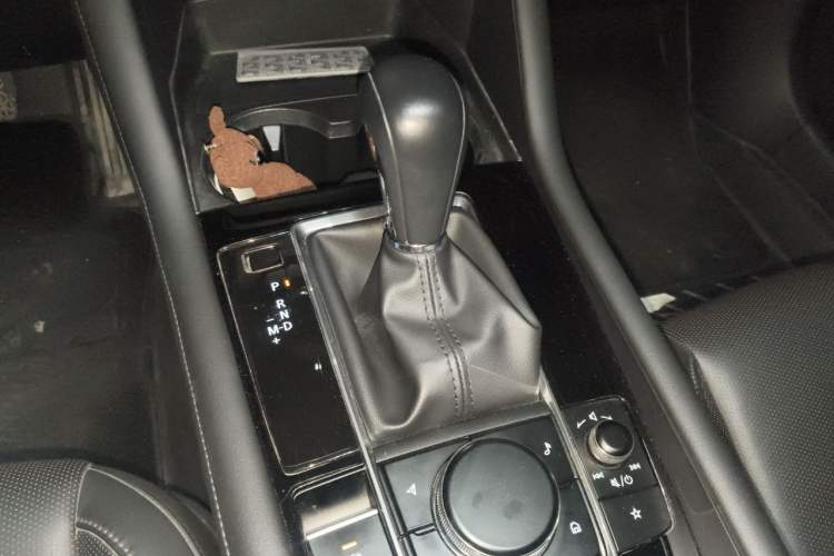 Used Mazda 3 Axela 2021 2.0L Automatic Zhiyao Edition Gear Lever