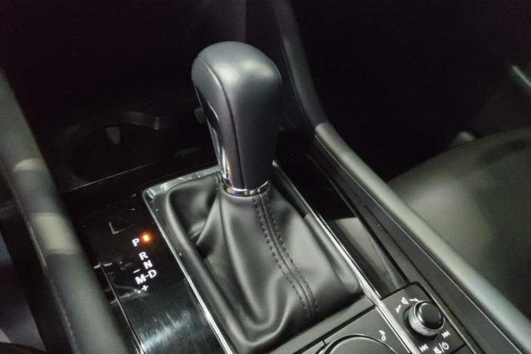 Used Mazda 3 Axela 2021 2.0L Automatic Zhiya Edition Gear Lever