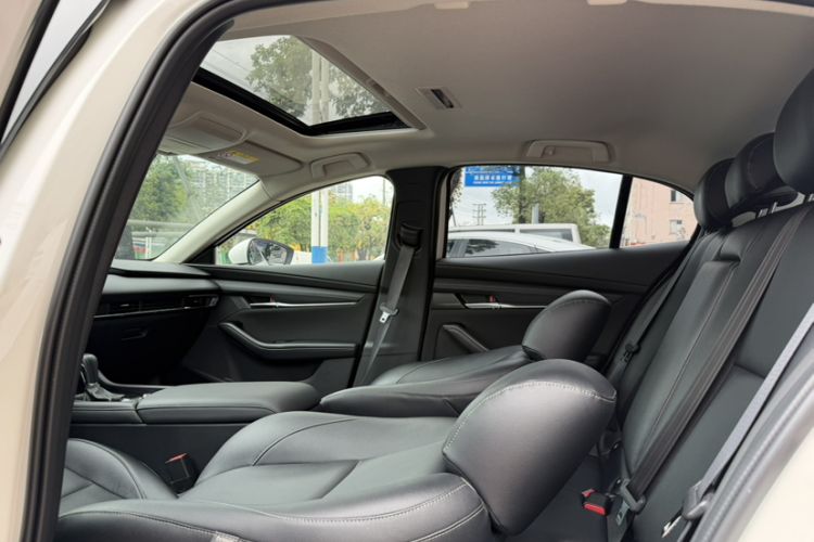 Used Mazda 3 Axela 2021 2.0L Automatic ZhiXuan Edition Headliner