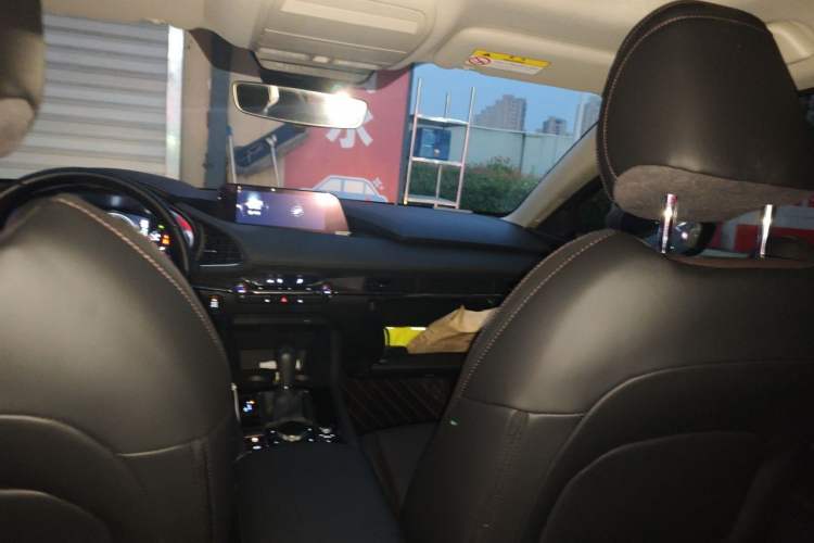 Used Mazda 3 Axela 2021 2.0L Automatic Zhiya Edition Headliner