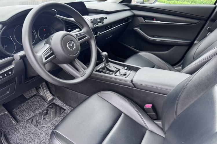 Used Mazda 3 Axela 2021 2.0L Automatic Zhiqing Edition Interior 2