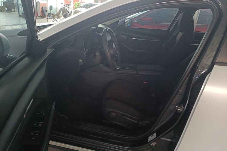 Used Mazda 3 Axela 2021 2.0L Automatic Zhiqing Edition Interior 2