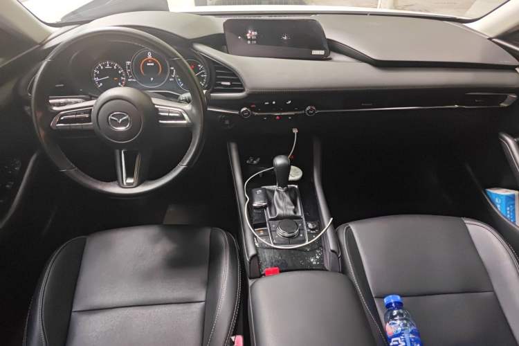 Used Mazda 3 Axela 2021 2.0L Automatic ZhiXuan Edition Interior 2