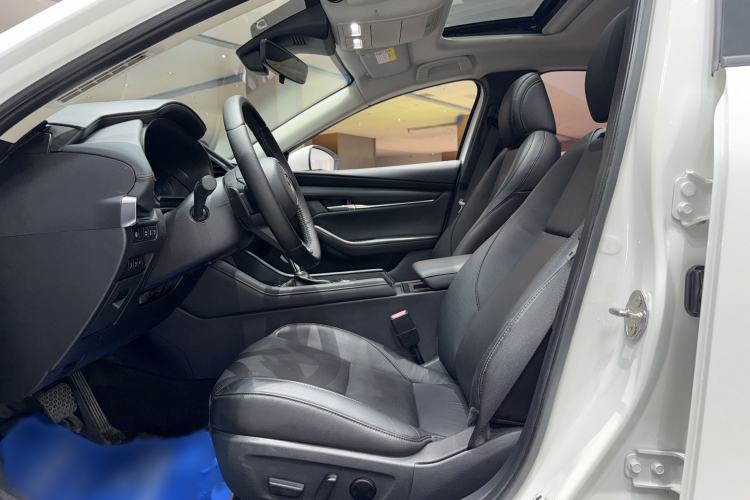Used Mazda 3 Axela 2021 2.0L Automatic Zhiyao Edition Interior 2