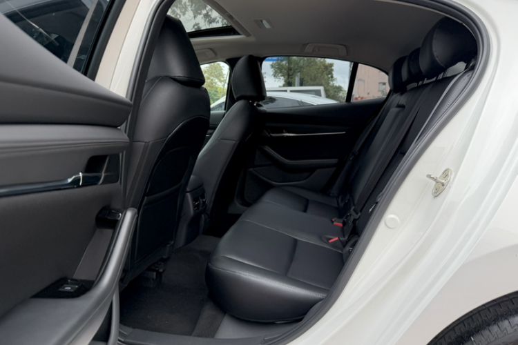 Used Mazda 3 Axela 2021 2.0L Automatic ZhiXuan Edition Interior 3
