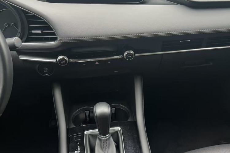 Used Mazda 3 Axela 2021 2.0L Automatic Zhiya Edition Interior 3