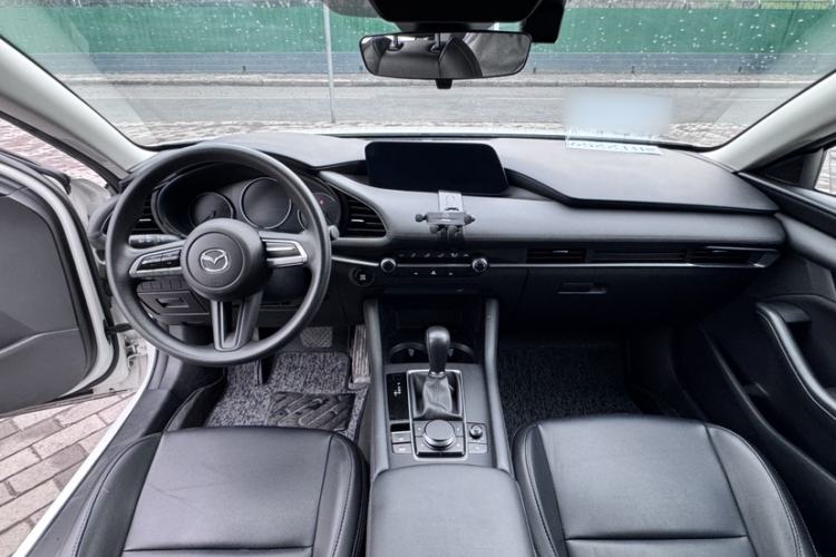 Used Mazda 3 Axela 2021 2.0L Automatic Zhiqing Edition Interior 3