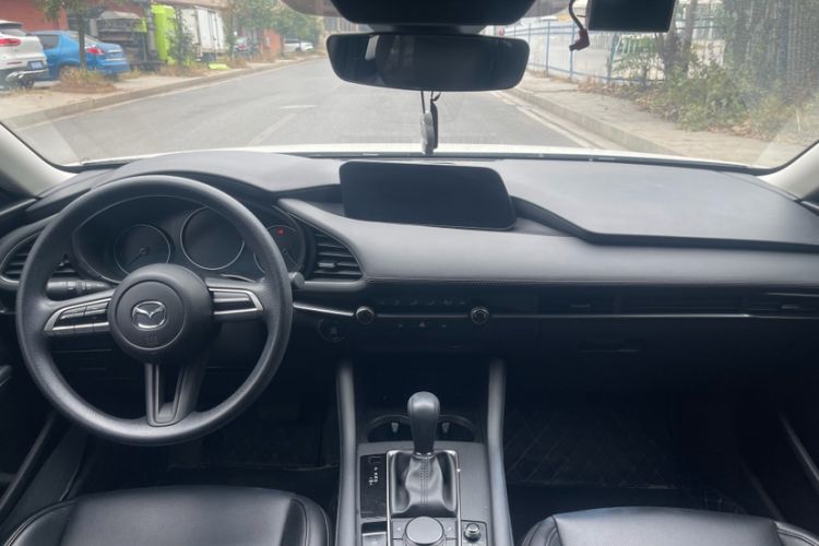 Used Mazda 3 Axela 2021 1.5L Automatic Zhiyue Edition Interior 3
