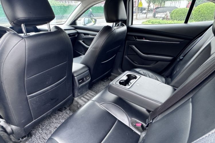 Used Mazda 3 Axela 2021 2.0L Automatic Zhiqing Edition Interior 4