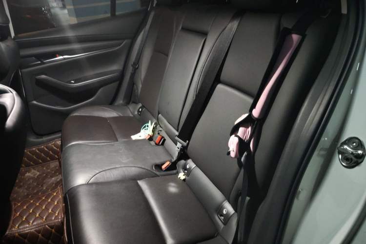 Used Mazda 3 Axela 2021 2.0L Automatic Zhi Rui Edition Interior 4