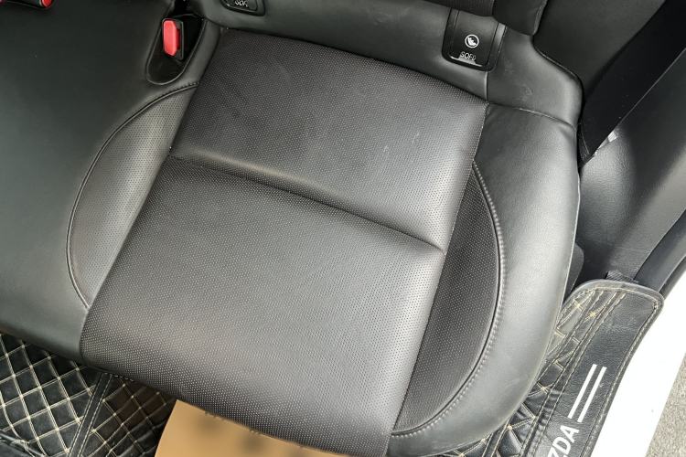 Used Mazda 3 Axela 2021 2.0L Automatic ZhiXuan Edition Interior 4