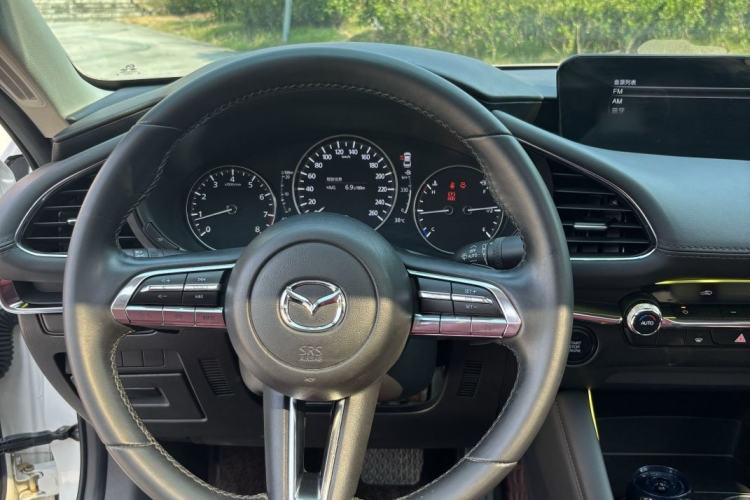 Used Mazda 3 Axela 2021 2.0L Automatic ZhiXuan Edition Interior 4
