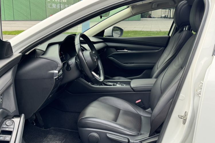 Used Mazda 3 Axela 2021 2.0L Automatic Zhiya Edition Interior 5