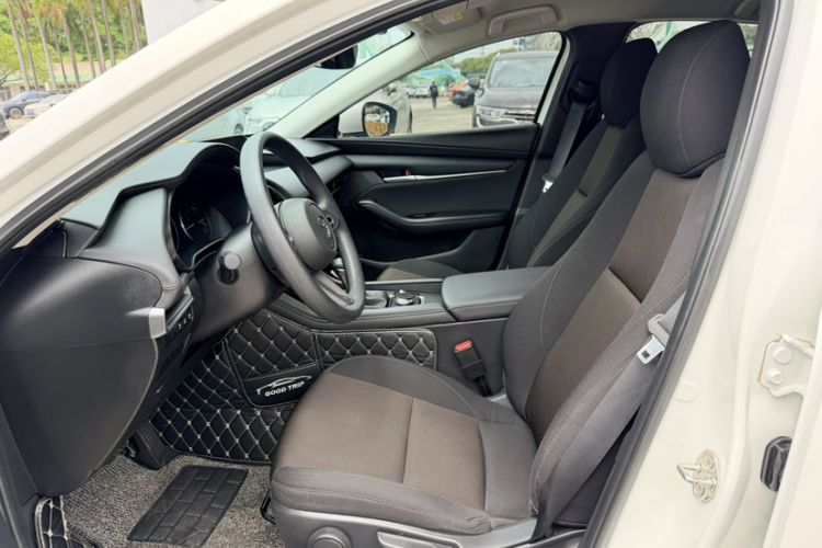 Used Mazda 3 Axela 2021 1.5L Automatic ZhiMei Edition Interior 5