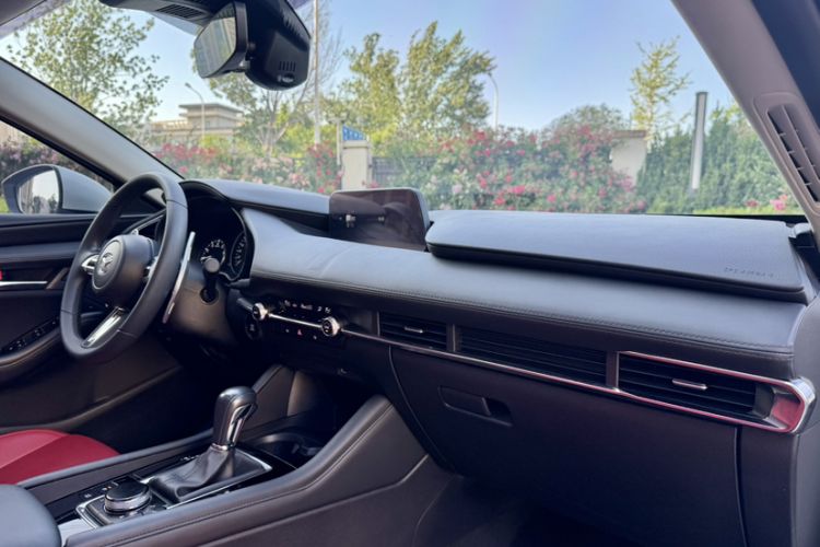 Used Mazda 3 Axela 2021 2.0L Automatic ZhiXuan Edition Interior 8