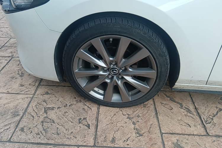 Used Mazda 3 Axela 2021 2.0L Automatic ZhiXuan Edition Left Front Wheel Hub