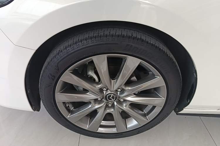 Used Mazda 3 Axela 2021 2.0L Automatic ZhiXuan Edition Left Front Wheel Hub