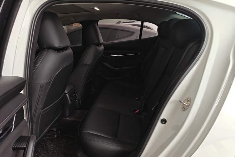 Used Mazda 3 Axela 2021 2.0L Automatic ZhiXuan Edition Left Rear Seat