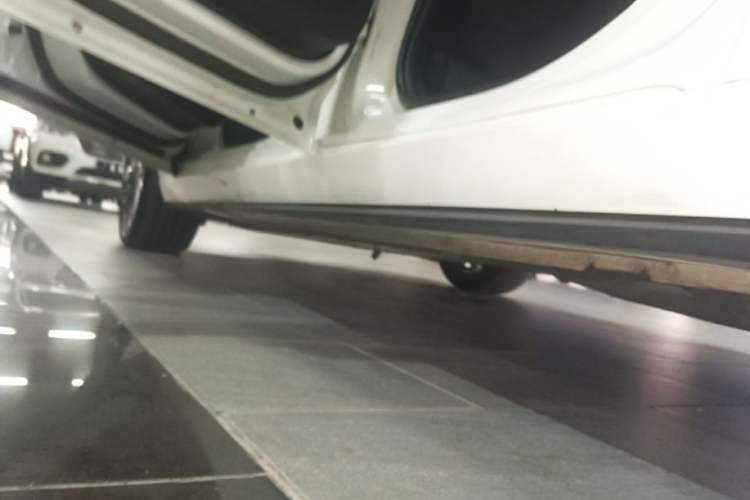 Used Mazda 3 Axela 2021 2.0L Automatic ZhiXuan Edition Left Side Sill