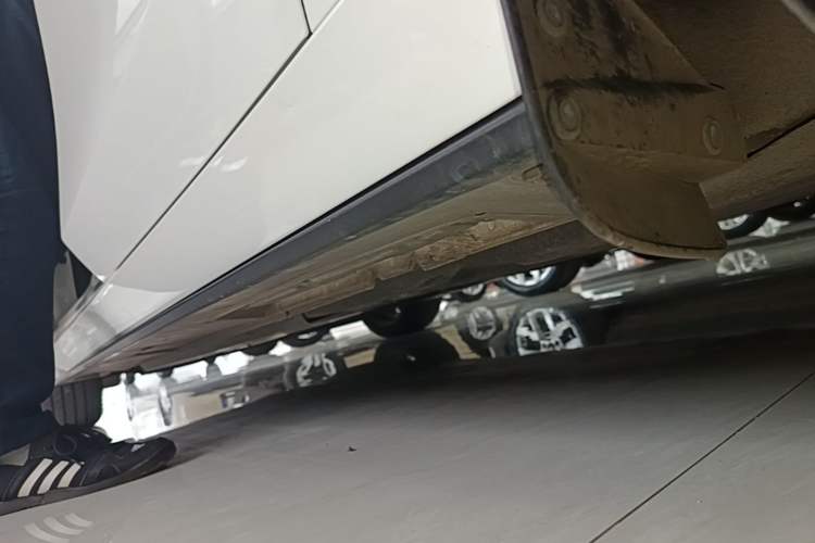 Used Mazda 3 Axela 2021 2.0L Automatic ZhiXuan Edition Left Side Sill