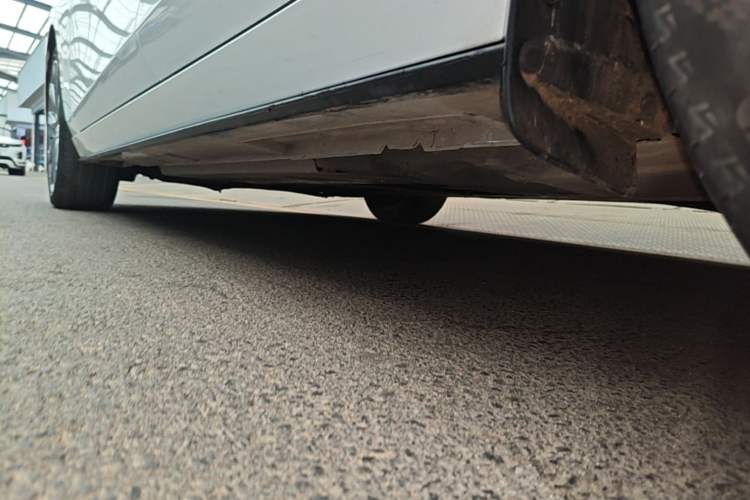 Used Mazda 3 Axela 2021 2.0L Automatic Zhiya Edition Left Side Sill
