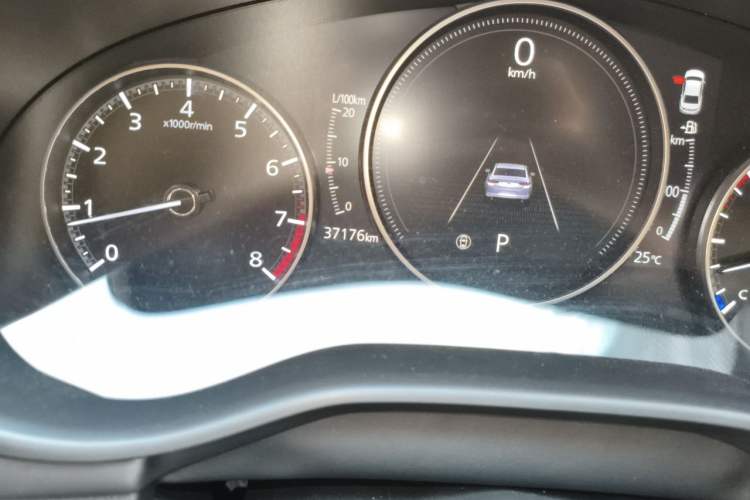 Used Mazda 3 Axela 2021 2.0L Automatic Zhi Rui Edition Odometer Close Up