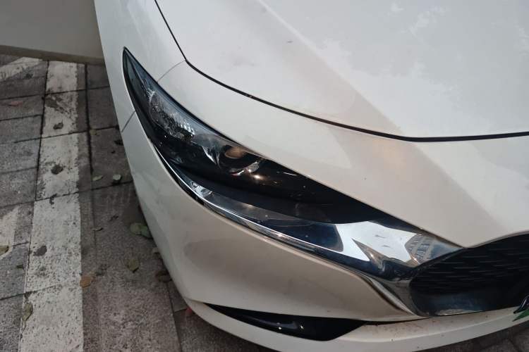 Used Mazda 3 Axela 2021 2.0L Automatic Zhiya Edition Right Front Headlight
