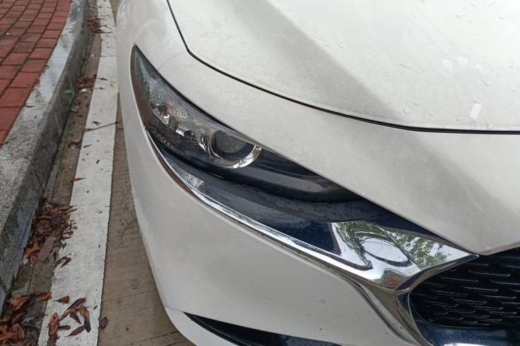 Used Mazda 3 Axela 2021 2.0L Automatic ZhiXuan Edition Right Front Headlight