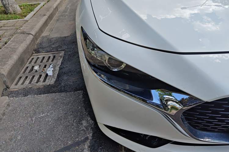 Used Mazda 3 Axela 2021 2.0L Automatic Zhiya Edition Right Front Headlight