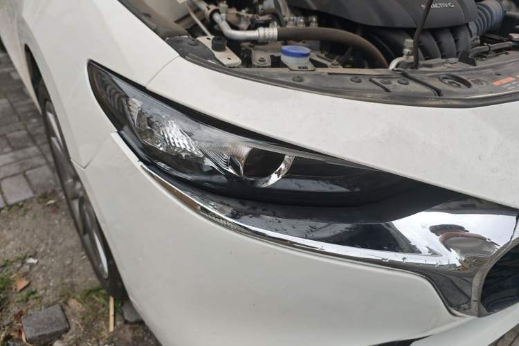 Used Mazda 3 Axela 2021 2.0L Automatic Zhiya Edition Right Front Headlight