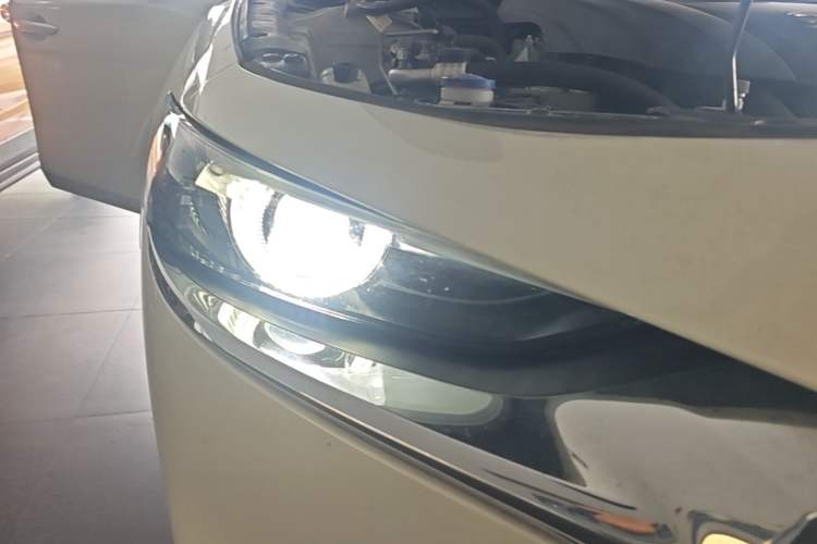 Used Mazda 3 Axela 2021 2.0L Automatic Zhiyao Edition Right Front Headlight